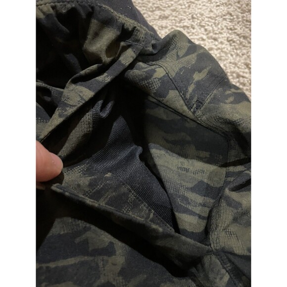 Men's Lululemon T.H.E short with built-ins M Medium camouflage olive green/black - Picture 5 of 12